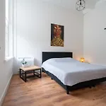 Zwaluwenburg 4 ホテル 3*