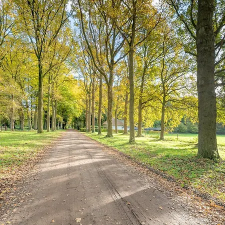Zwaluwenburg 4 't Harde