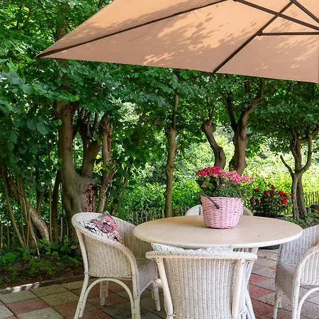 Zwaluwenburg 4 Hotel 3*