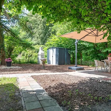 Zwaluwenburg 4 Hotel 3*