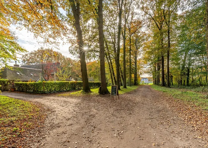 De Zwaluwenburg 酒店 't Harde